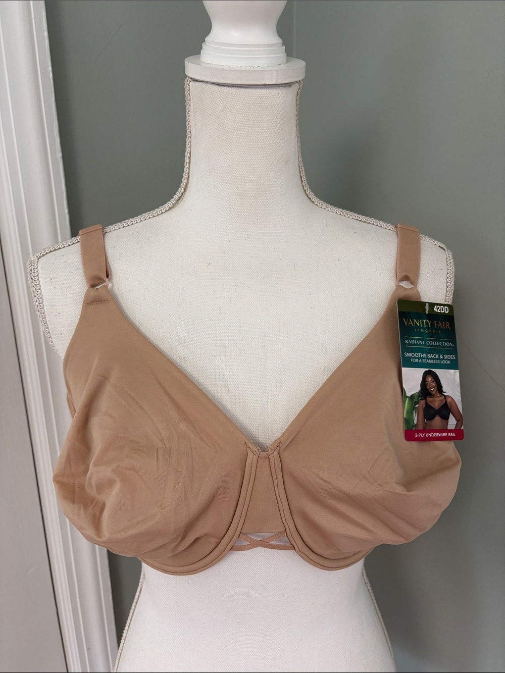 NWT Vanity Fair Radiant Collection Nude Smooth Underwire Bra 42DD
